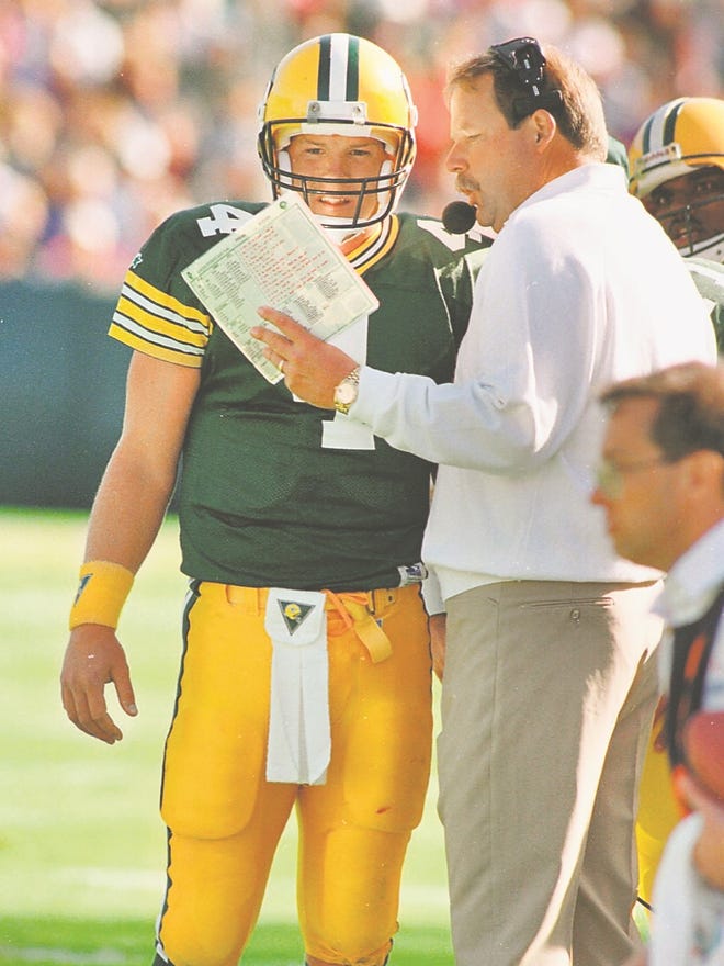 Photo: packers qb before favre