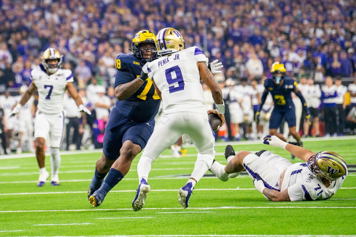 Photo: michigan washington game line