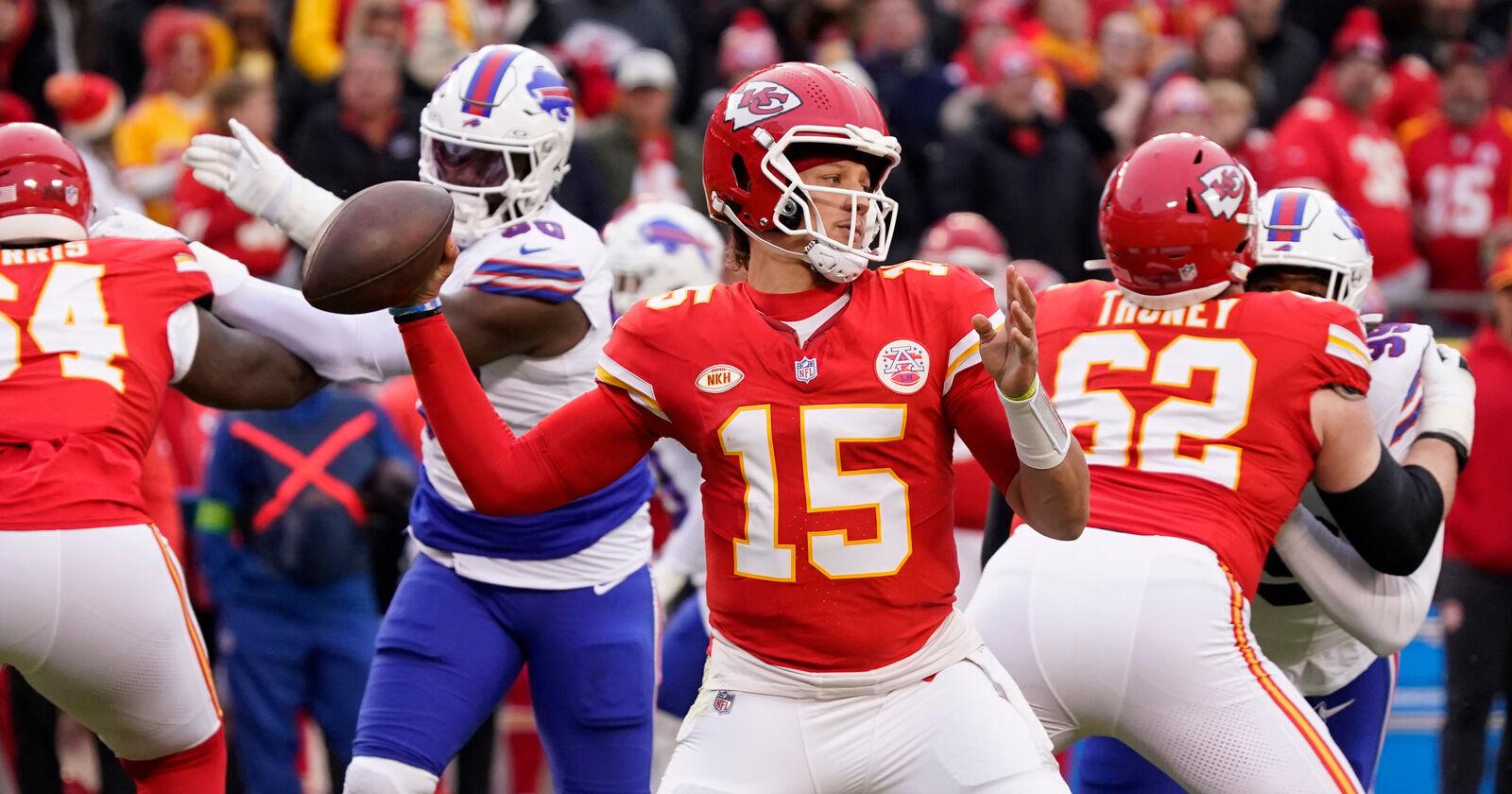 Photo: patrick mahomes regrets sideline outburst and interaction with josh allen