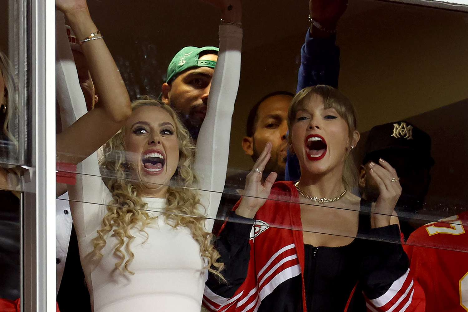 Photo: chiefs record when taylor swift was there