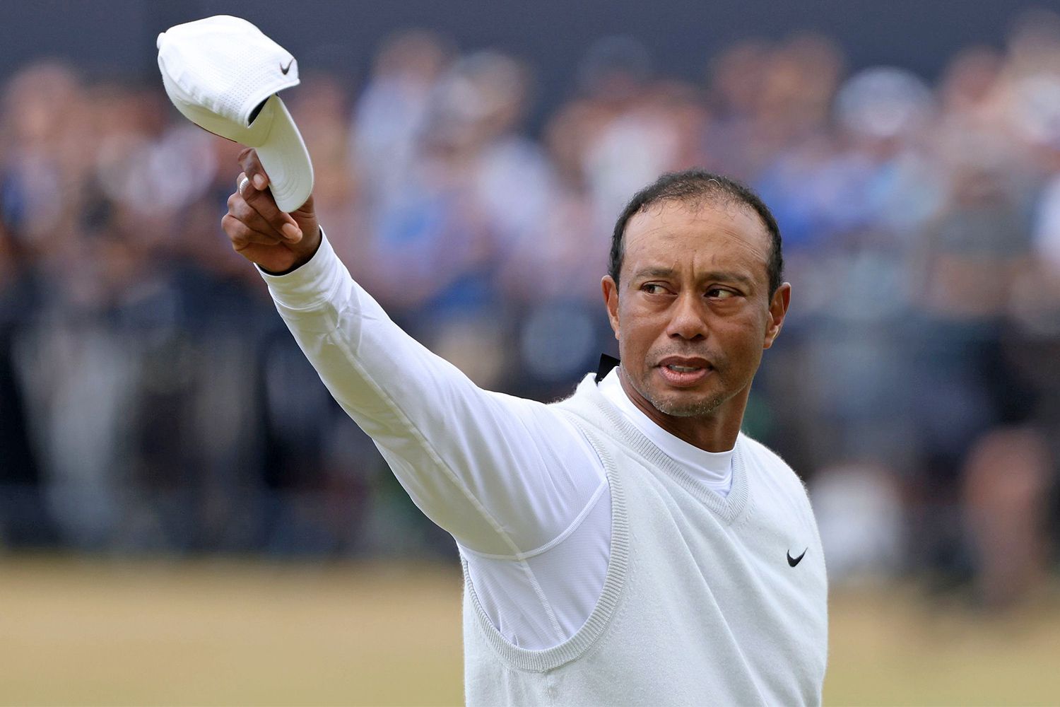 Photo: tiger woods retired from golf