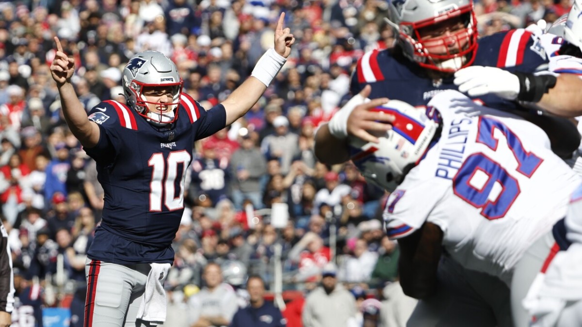 Photo: pats vs bills line