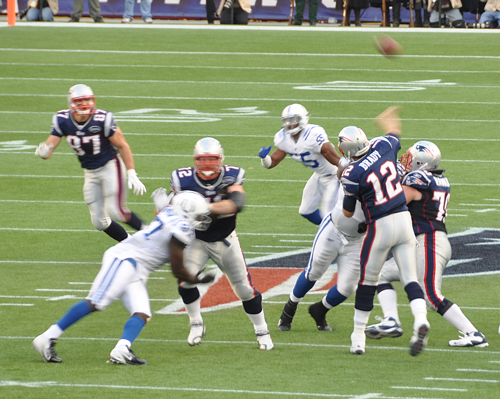 Photo: pats colts line