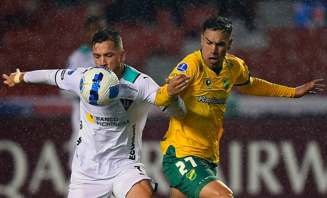 Photo: ldu quito vs defensa y justicia