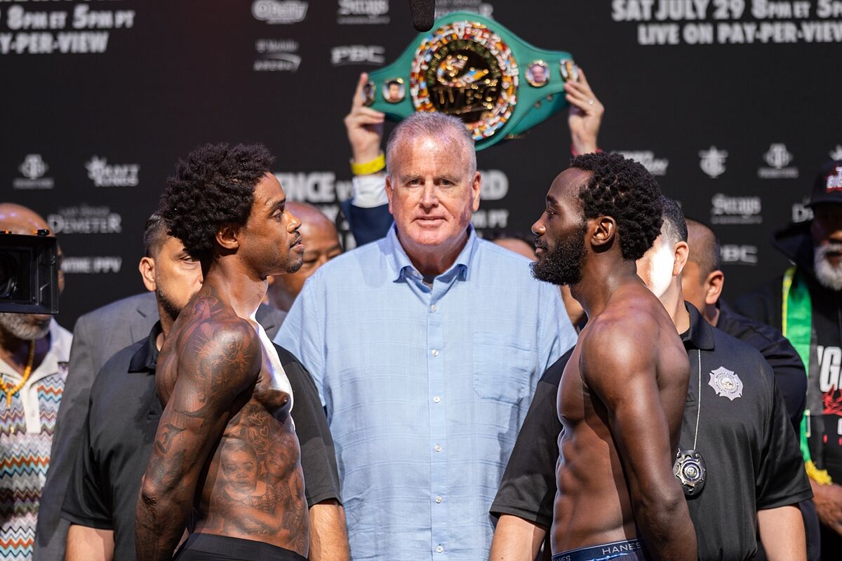 Photo: spence crawford fight odds