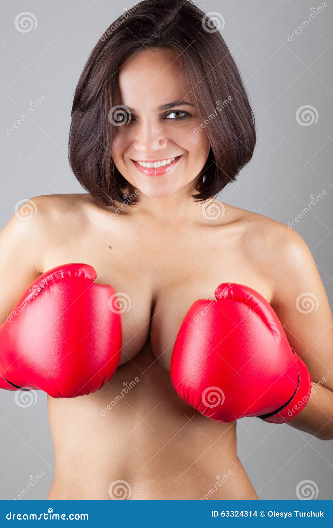 Photo: boxing with boobs
