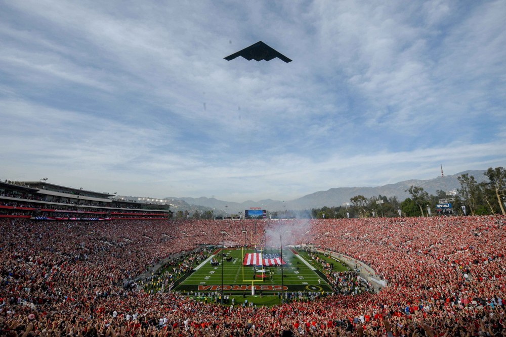 Photo: largest super bowl attendance