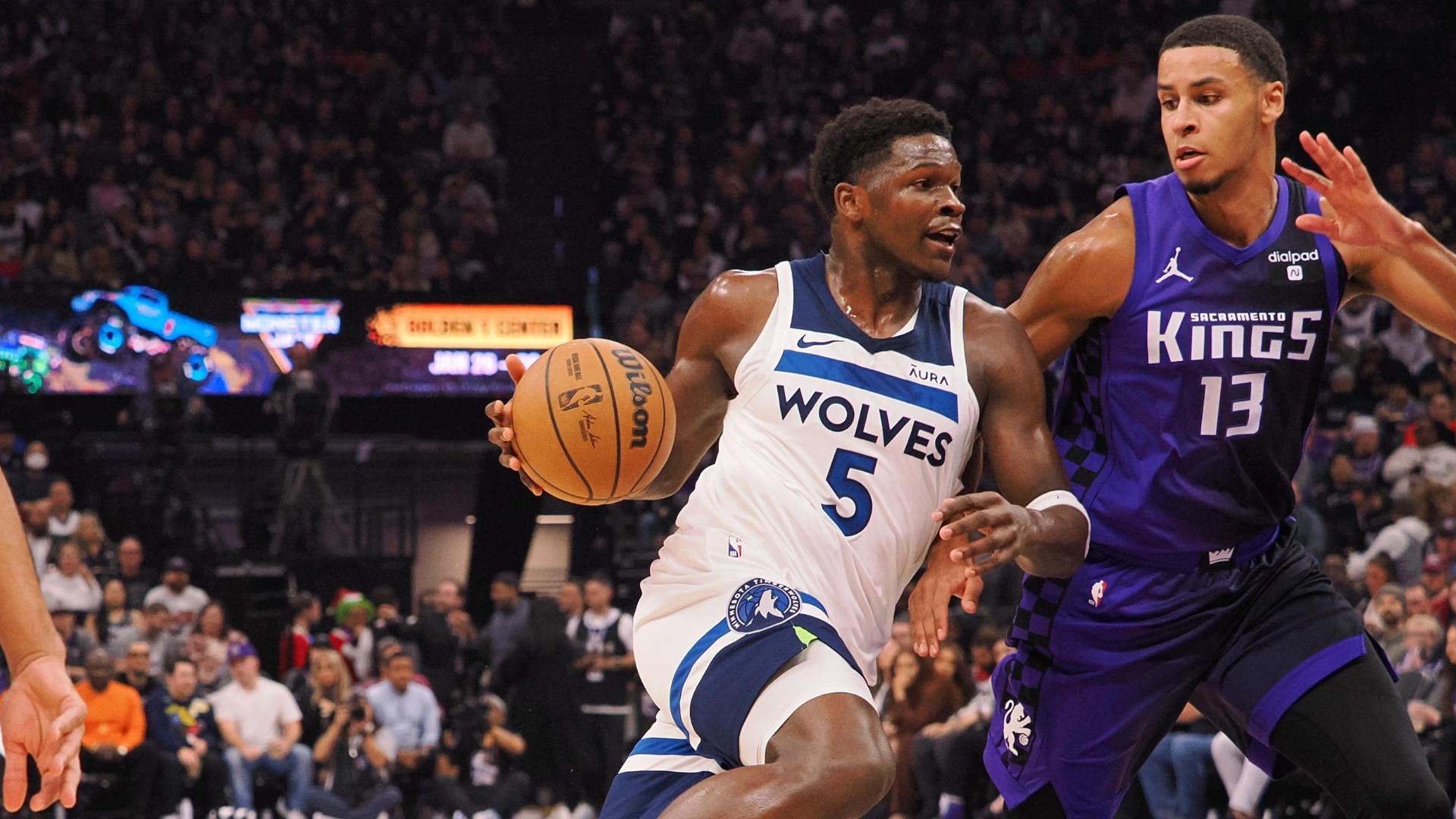 Photo: timberwolves and kings player