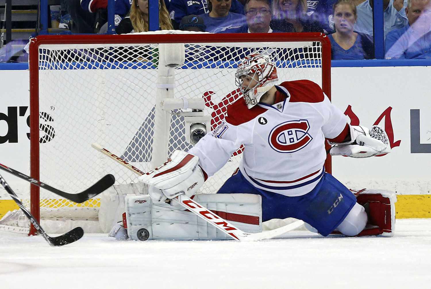 Photo: betting on hockey