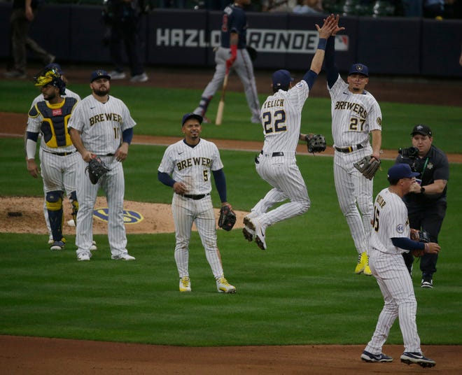 Photo: brewers world series odds