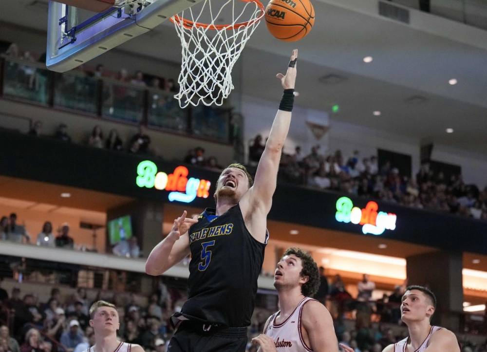 Photo: brown vs delaware basketball