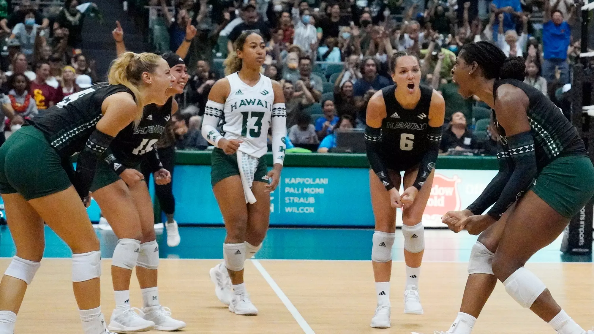 Photo: usc vs hawaii volleyball