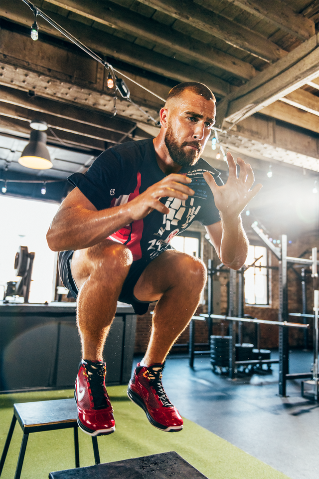 Photo: travis kelce working out