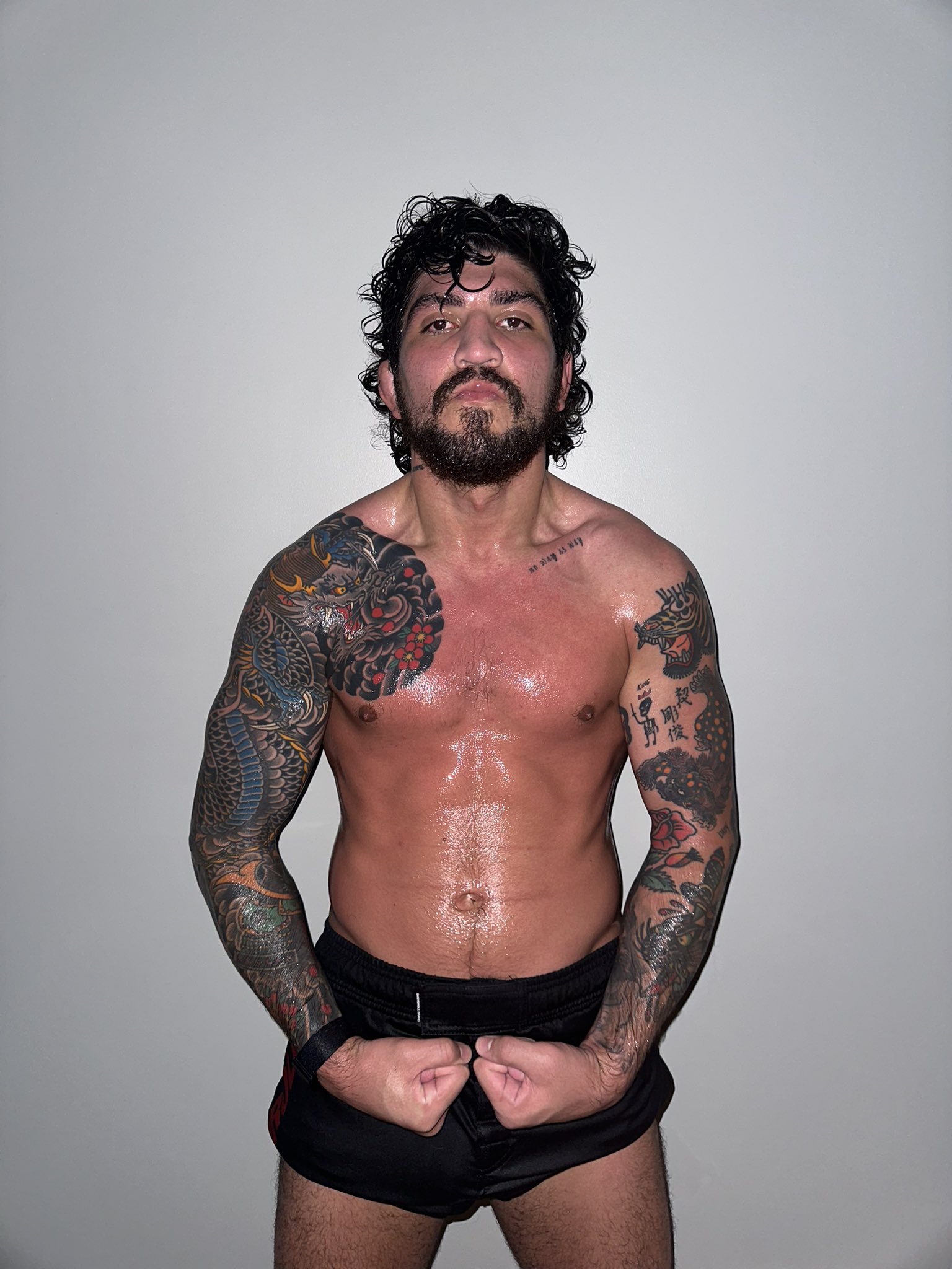 Photo: dillon danis shows picture