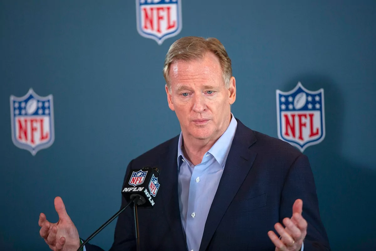 Photo: how much does the nfl commissioner make a year