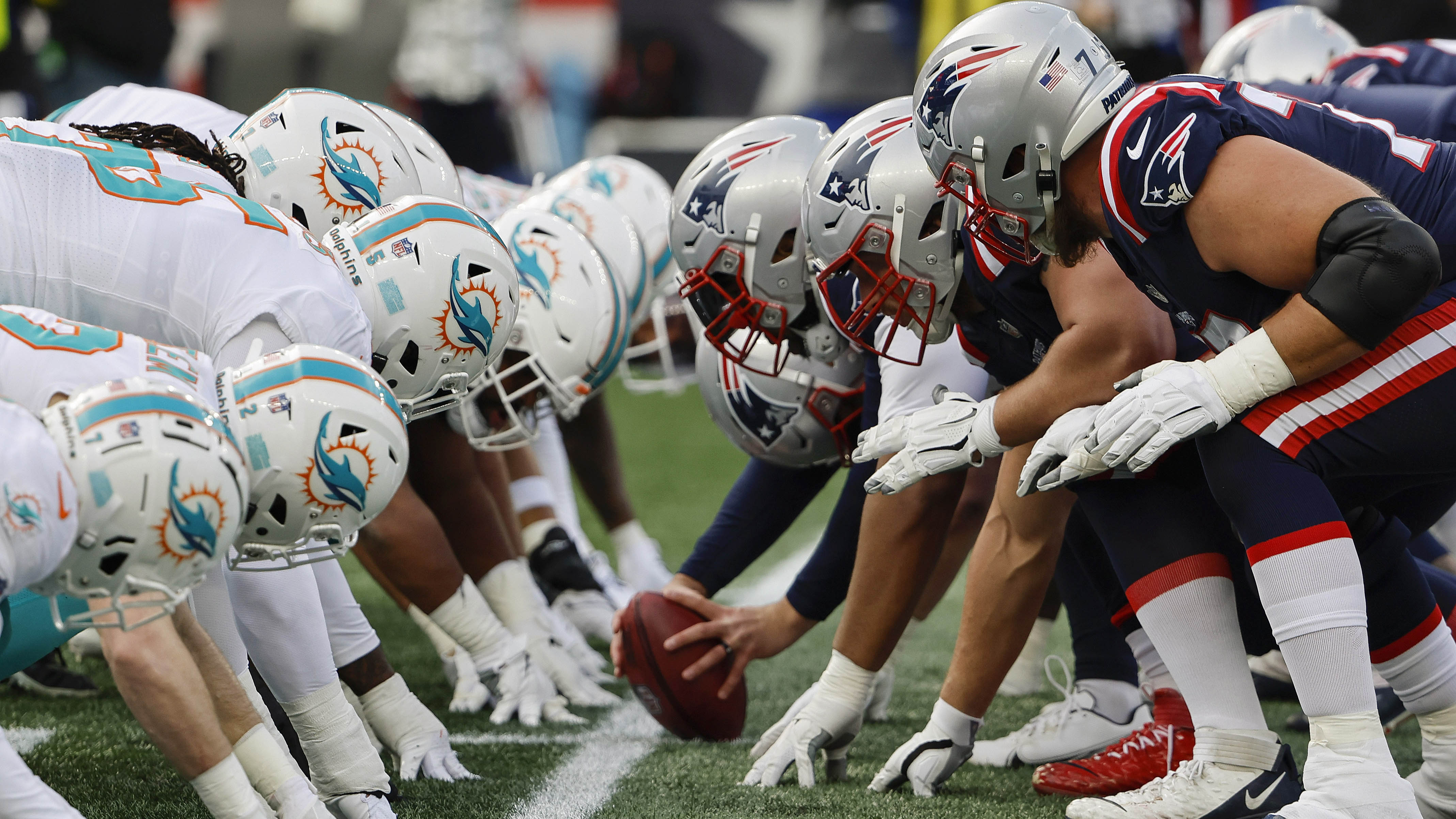 Photo: patriots vs dolphins spread