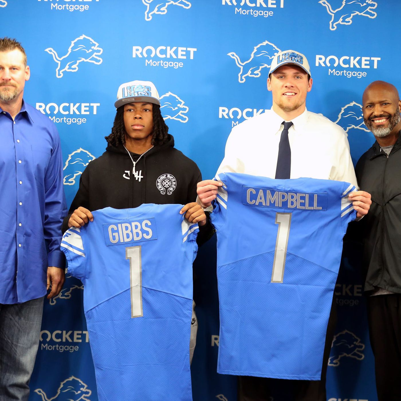 Photo: what picks do the lions have